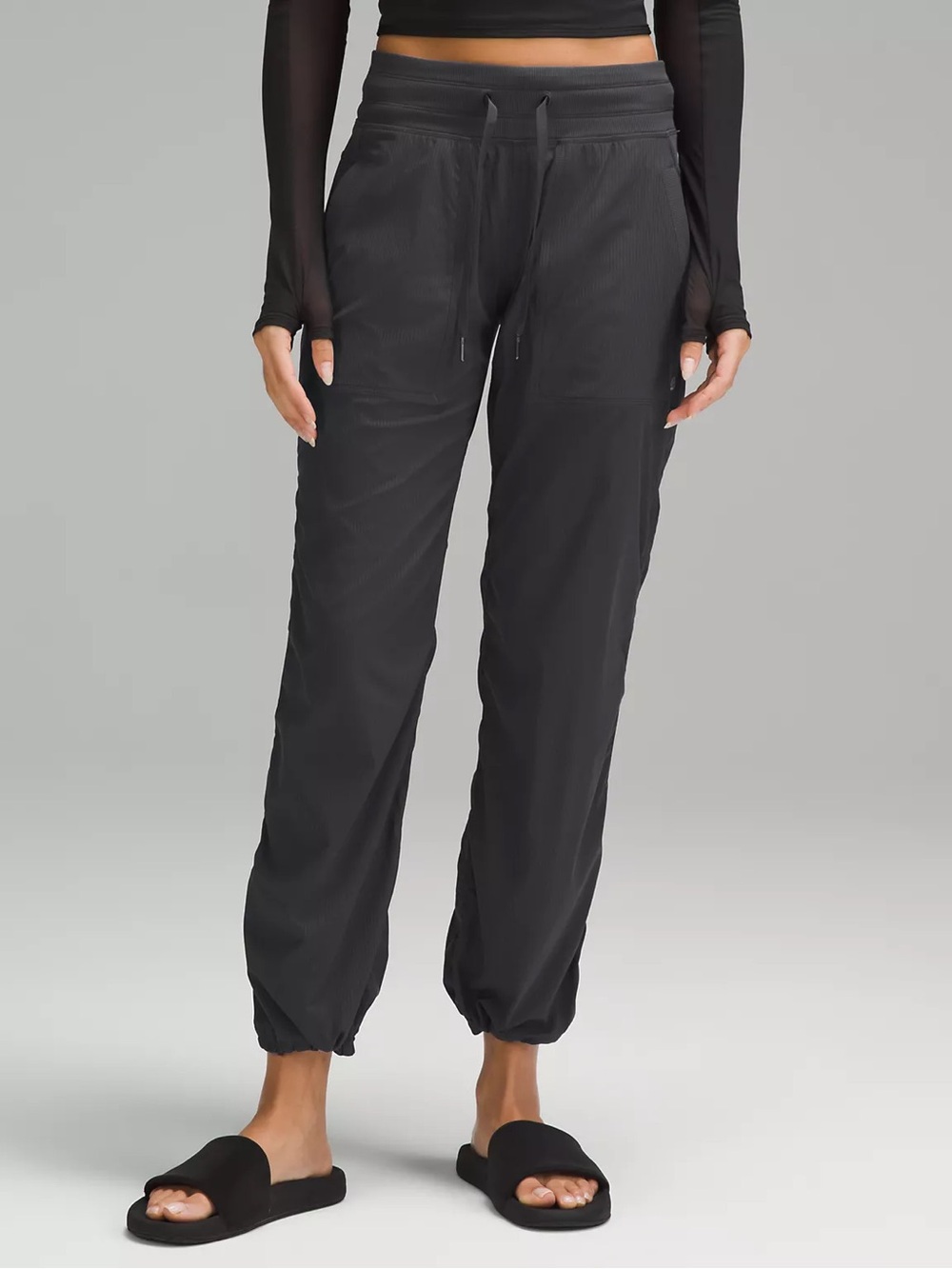 Lululemon Dance Studio Mid-Rise Pant
Short - Black, Size 2